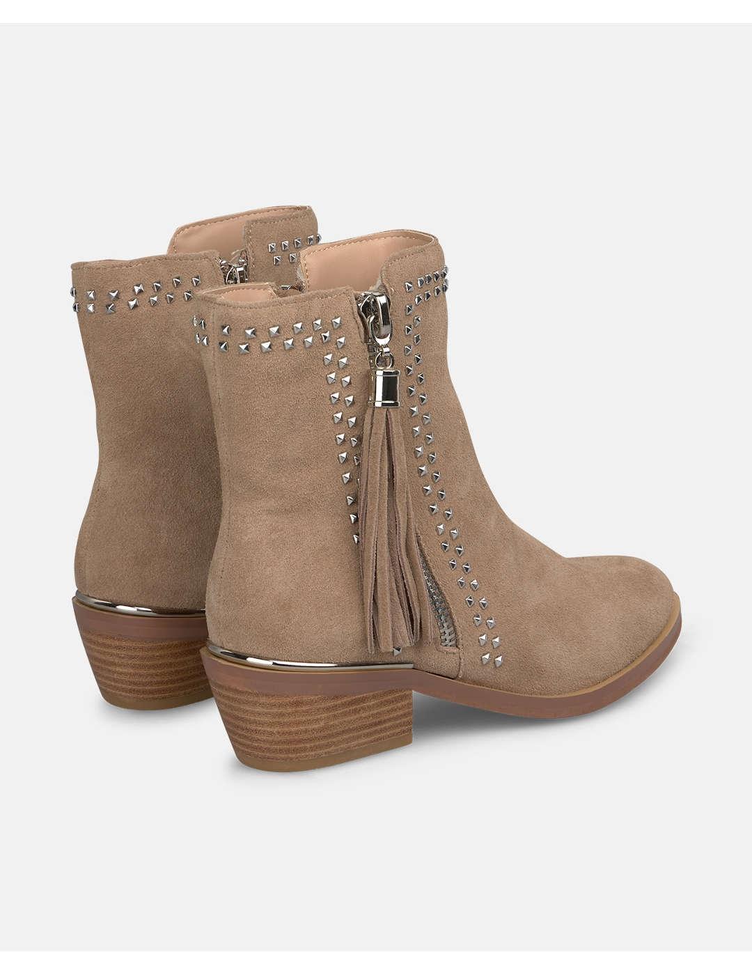 Botín mujer Alma en Pena Tachas Borla visón